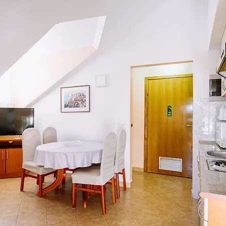 Curic * Ντουμπρόβνικ